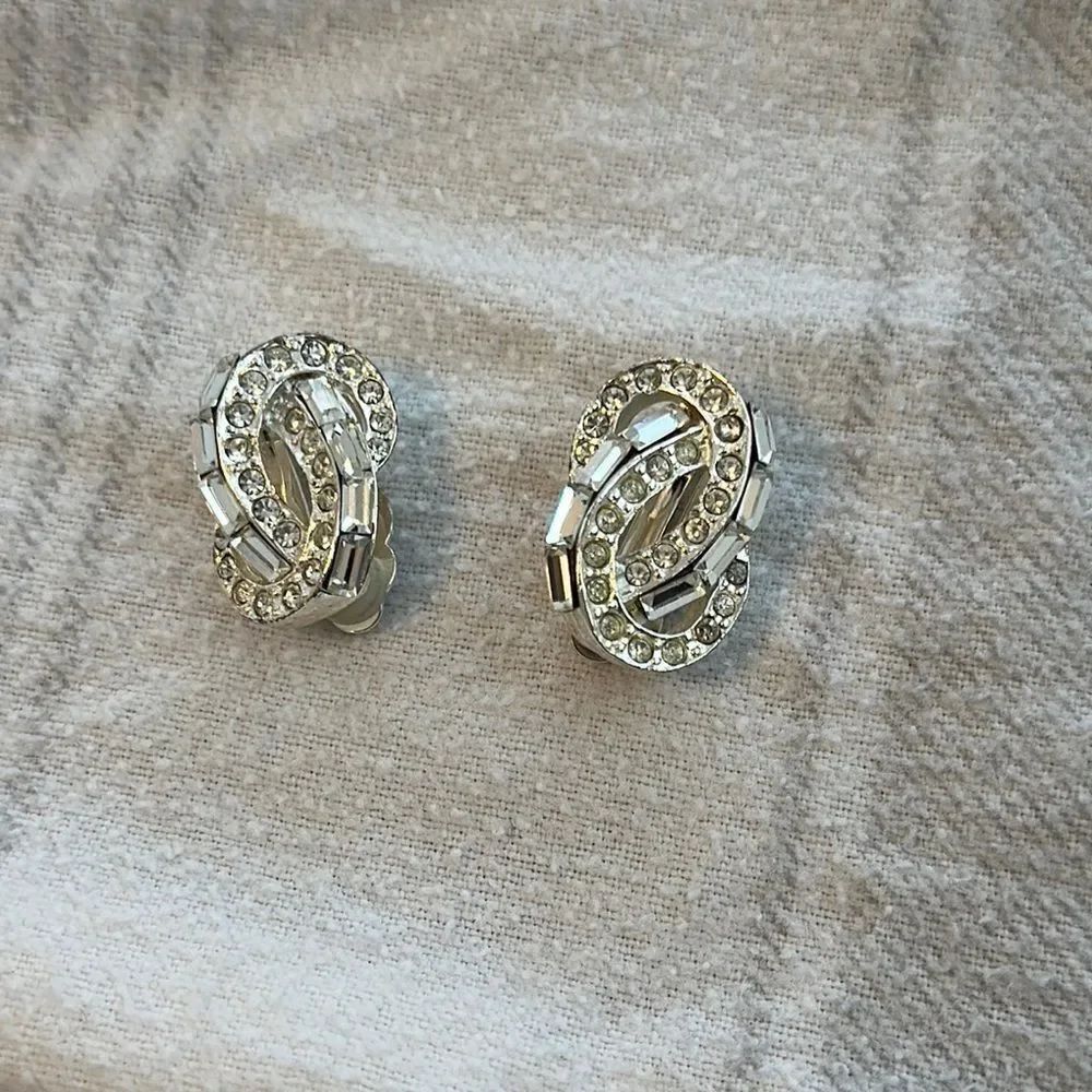 Vintage Carolee rhinestone Art Deco swirl design clip earrings